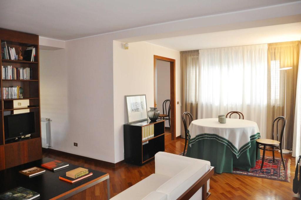Magic Suite - top in Messina room 5